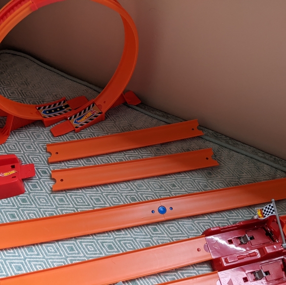 Hot Wheels Dash and Crash Speedway Set - Picture 4 of 12